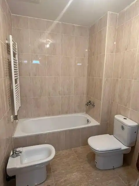 Badezimmer von Wohnung zum Verkauf in Riudecanyes mit Klimaanlage, Heizung und Möbliert
