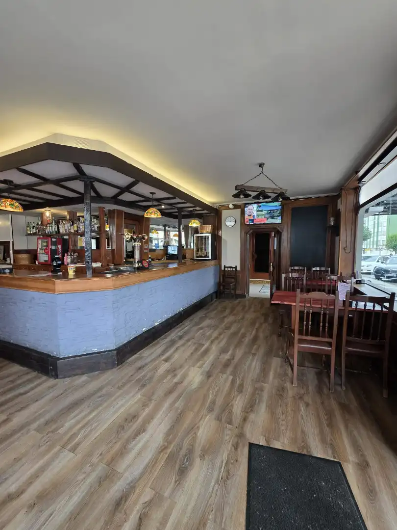 Local comercial en alquiler en O Feal - Xubia