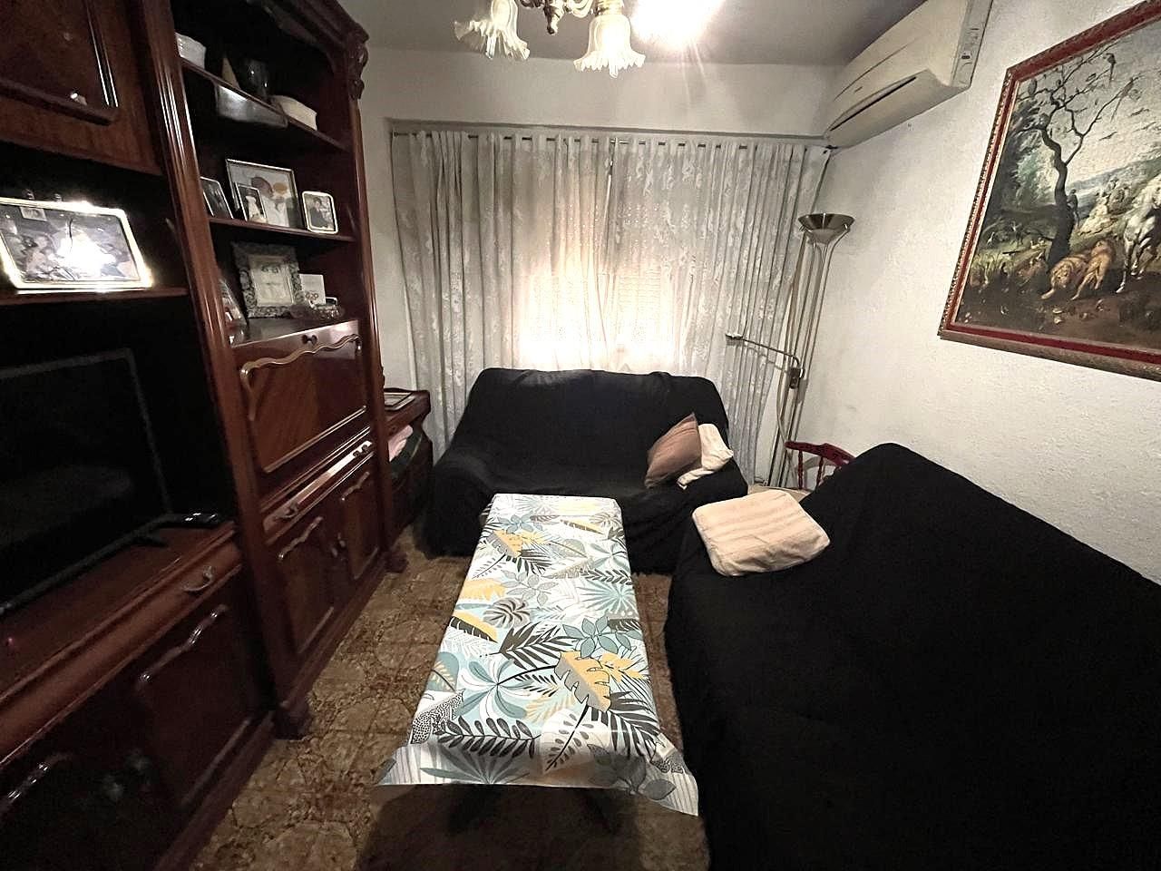 Sala d'estar de Pis en venda en  Zaragoza Capital amb Aire condicionat, Calefacció i Moblat