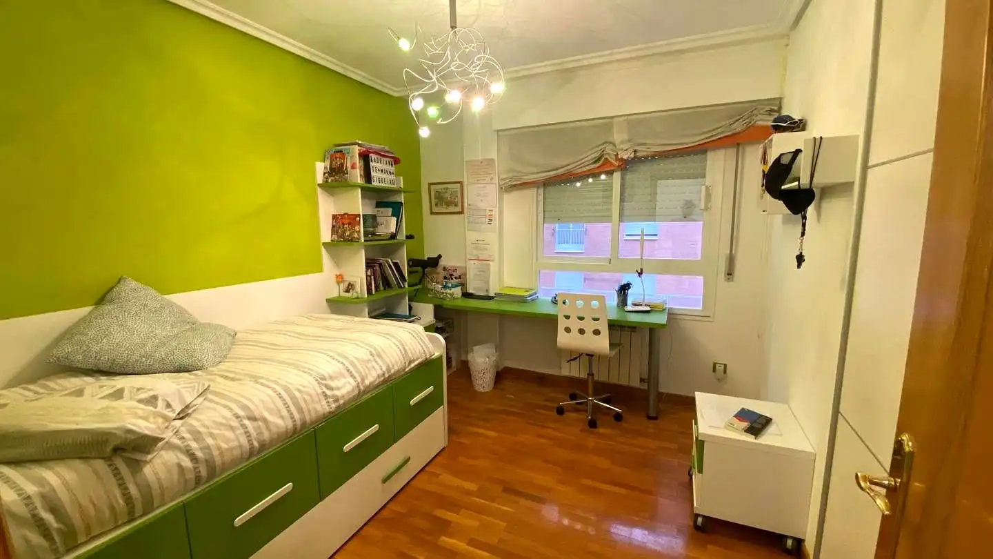 Bedroom of Flat for sale in  Logroño  with Heating, Parquet flooring and Storage room