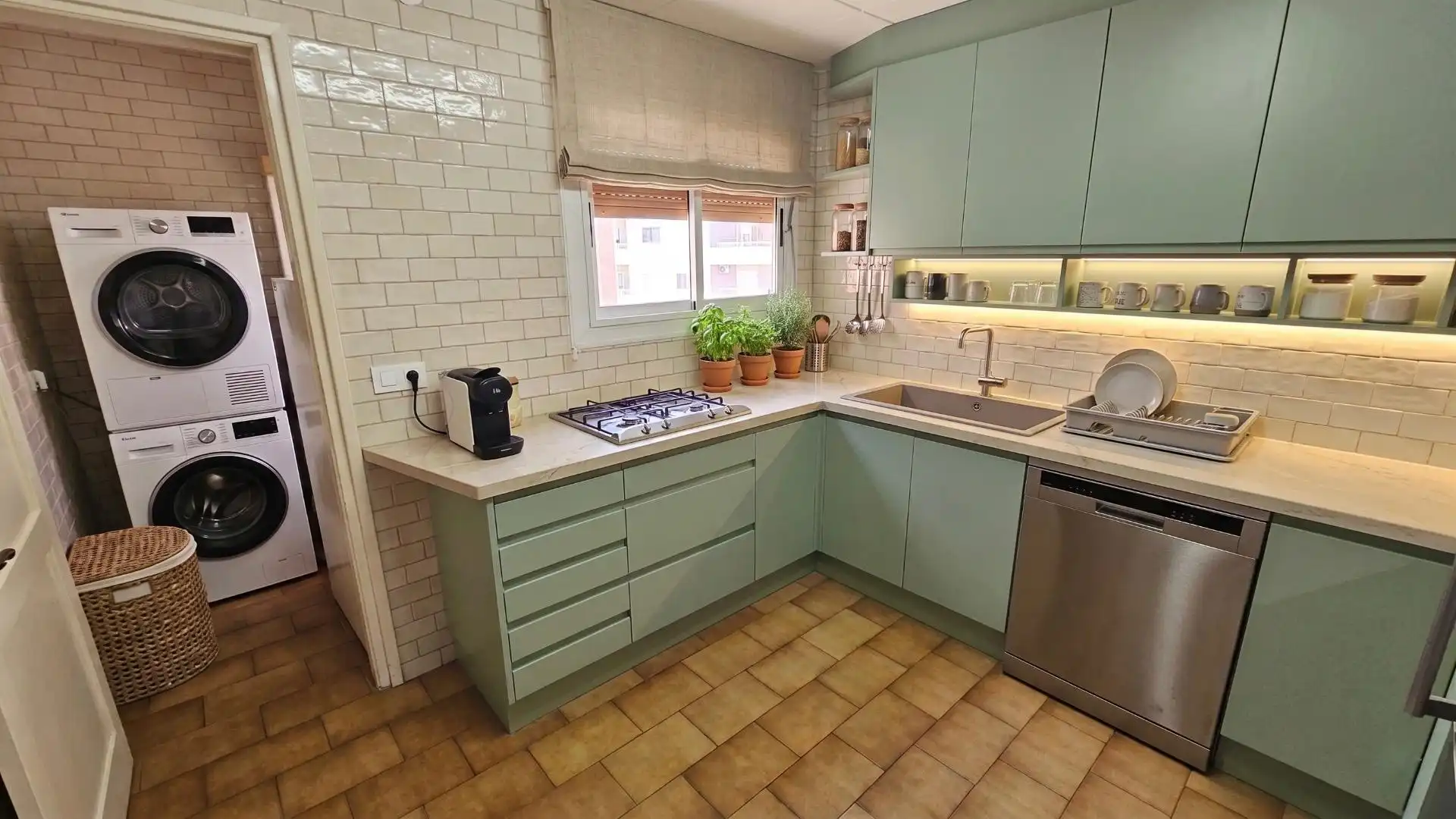 Cocina de Piso en venta en Pineda de Mar con Calefacción, Terraza y Balcón