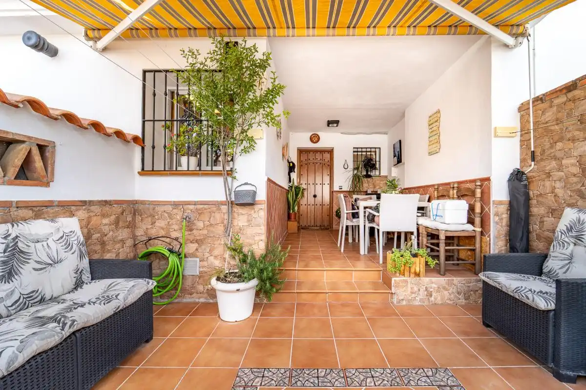Terrassa de Casa adosada en venda en Alhaurín de la Torre amb Calefacció, Jardí privat i Terrassa