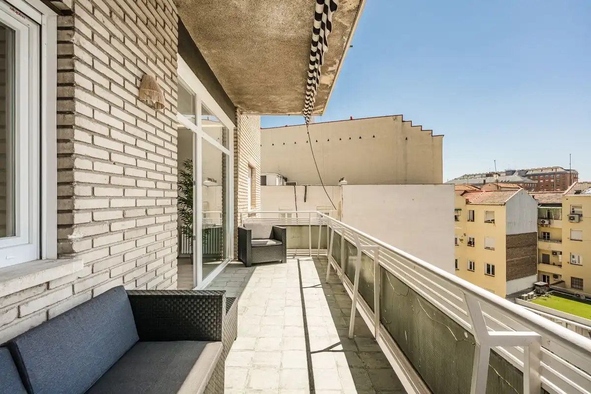 Flat with terrace for sale in Calle de Francisco Silvela, imagen 2