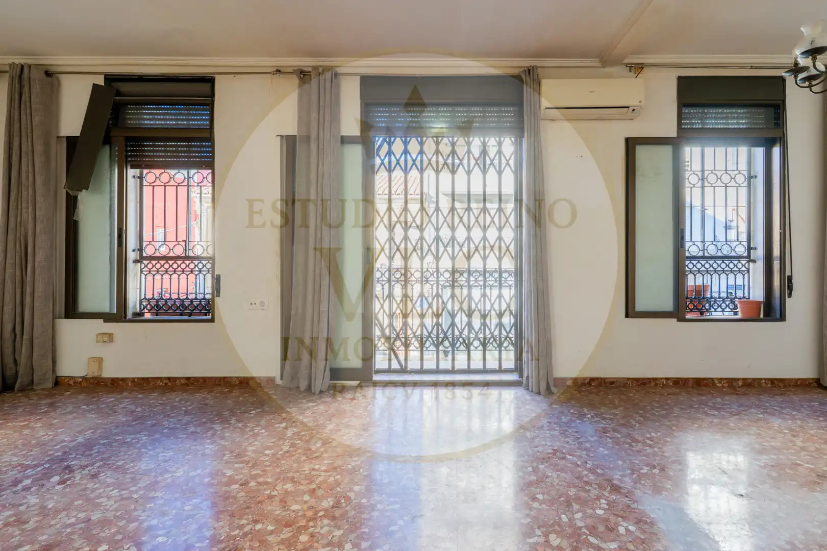 Maisonette zum Verkauf in Valencia mit Terrasse und Balkon