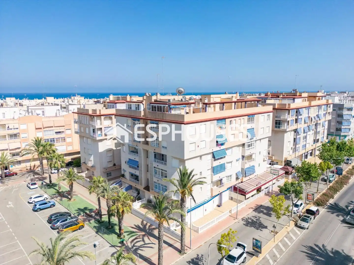 Exterior view of Attic for sale in Guardamar del Segura  with Air Conditioner, Terrace and Storage room