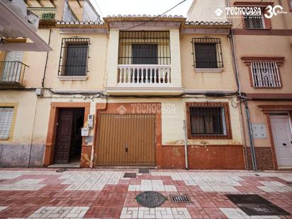 Exterior view of Single-family semi-detached for sale in  Granada Capital