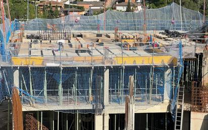 Vista exterior de Pis en venda en Vallirana amb Aire condicionat, Calefacció i Terrassa