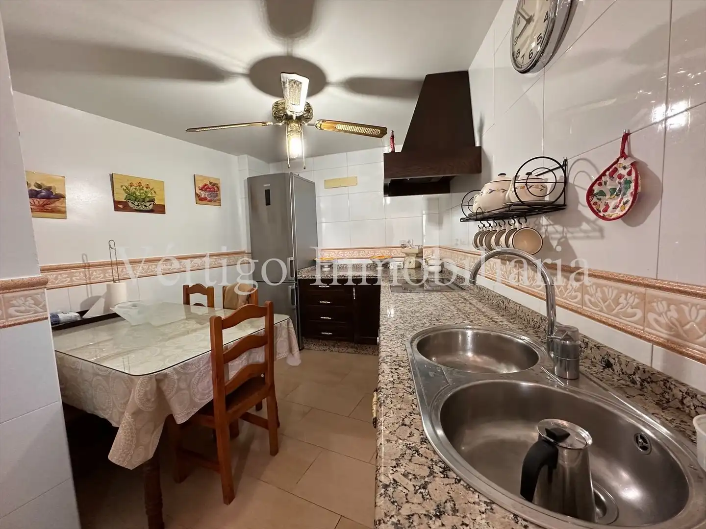 Kitchen of Flat for sale in Dos Hermanas  with Air Conditioner, Heating and Private garden