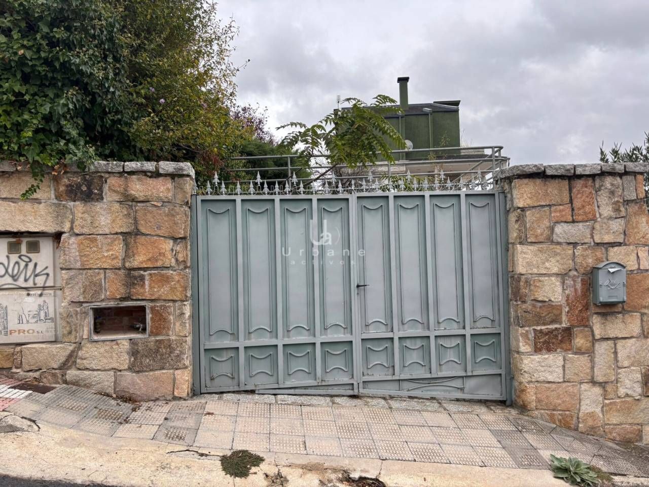 Vista exterior de Casa o xalet en venda en Manzanares El Real amb Aire condicionat, Calefacció i Jardí privat