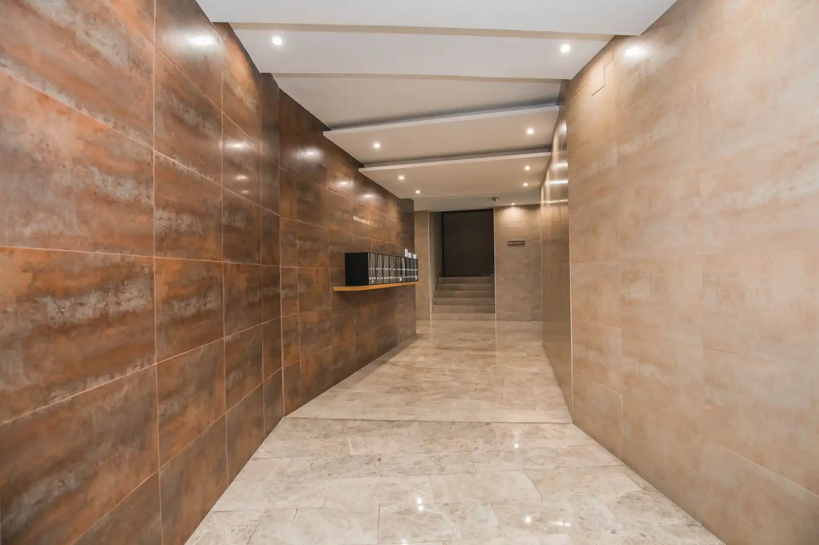 Piso en venta en Ávila con Calefacción, Terraza y Trastero
