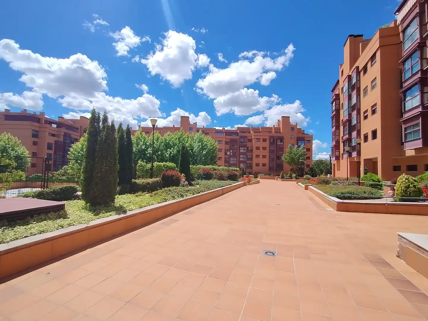 Außenansicht von Dachboden zum Verkauf in Madrid mit Terrasse, Abstellraum und Gemeinschaftspool