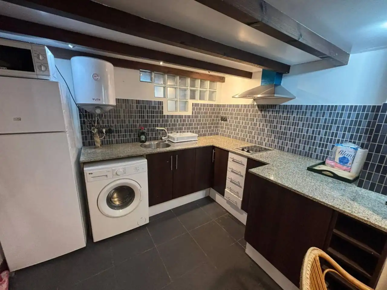 Cocina de Dúplex de alquiler en Barcelona con Parquet y Amueblado
