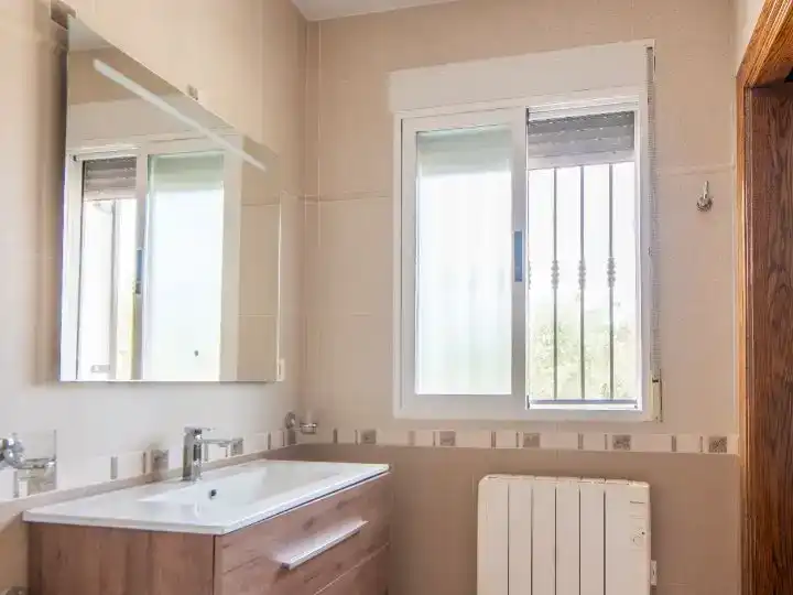 Baño de Piso en venta en Calasparra con Aire acondicionado, Piscina y Amueblado