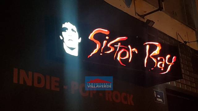 Local comercial en Venta en Cangas pueblo