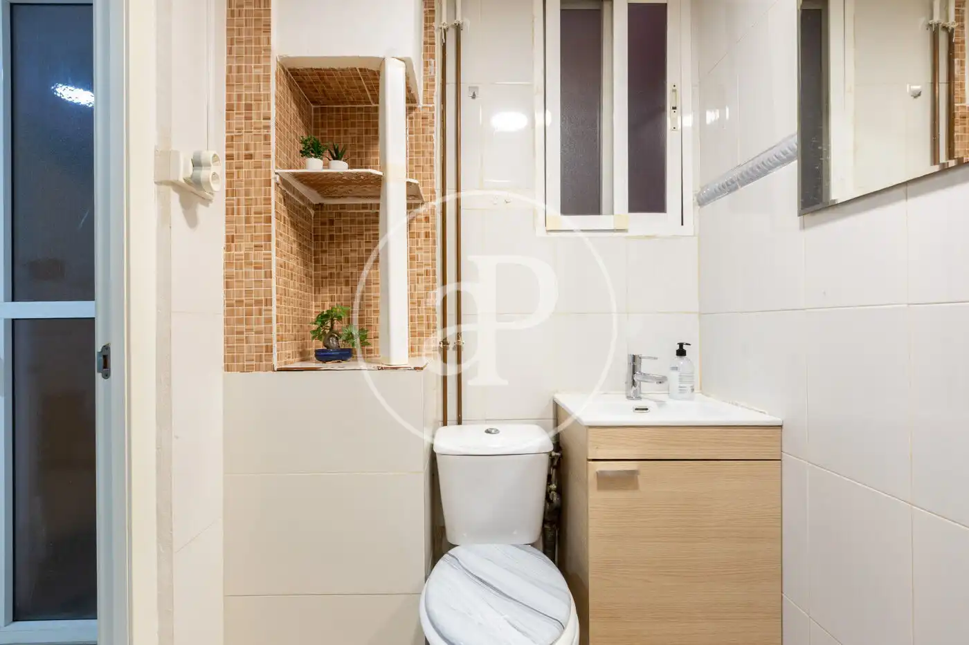 Baño de Piso en venta en Valencia con Calefacción y Balcón