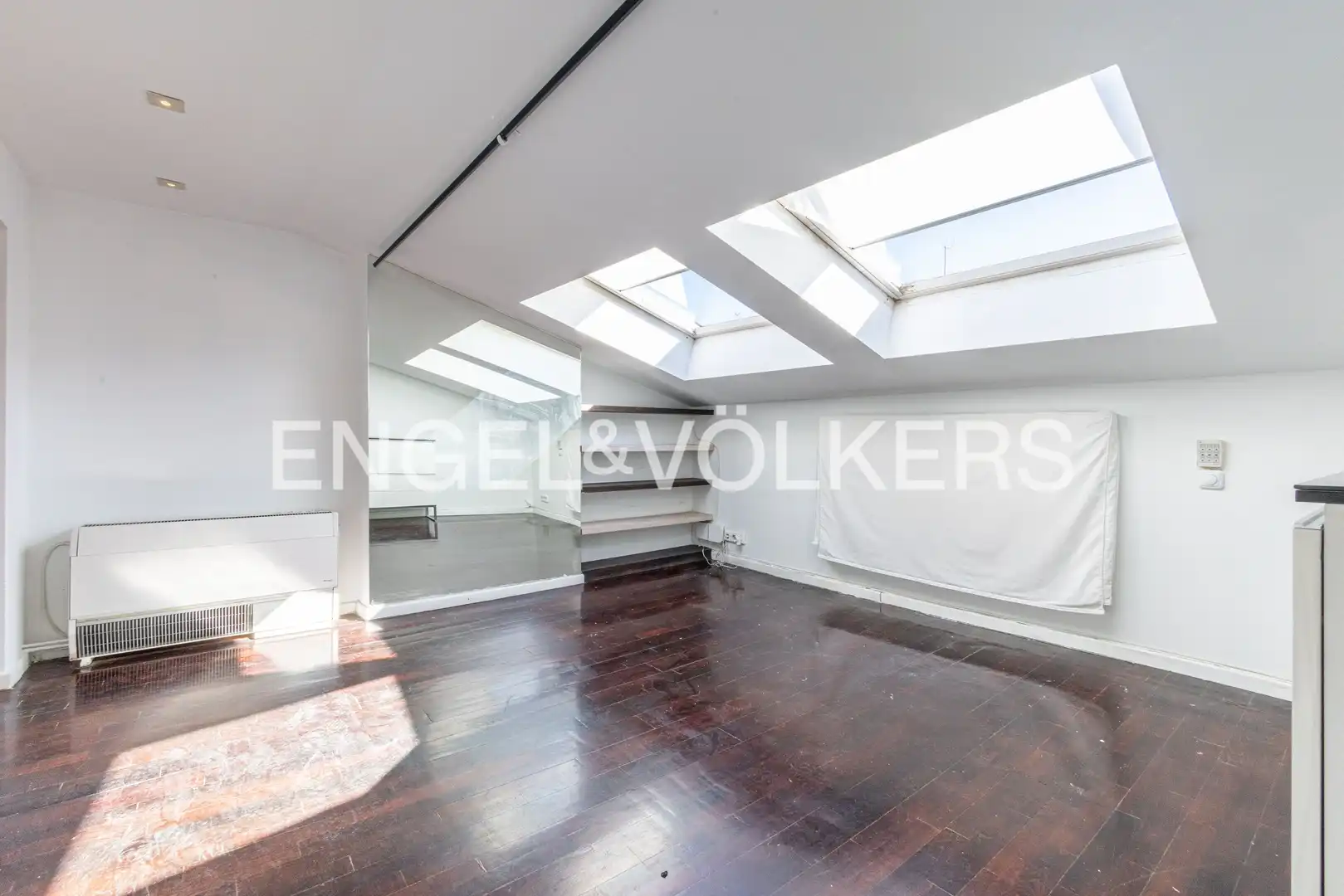 Exterior view of Attic for sale in Madrid  with Air Conditioner and Heating