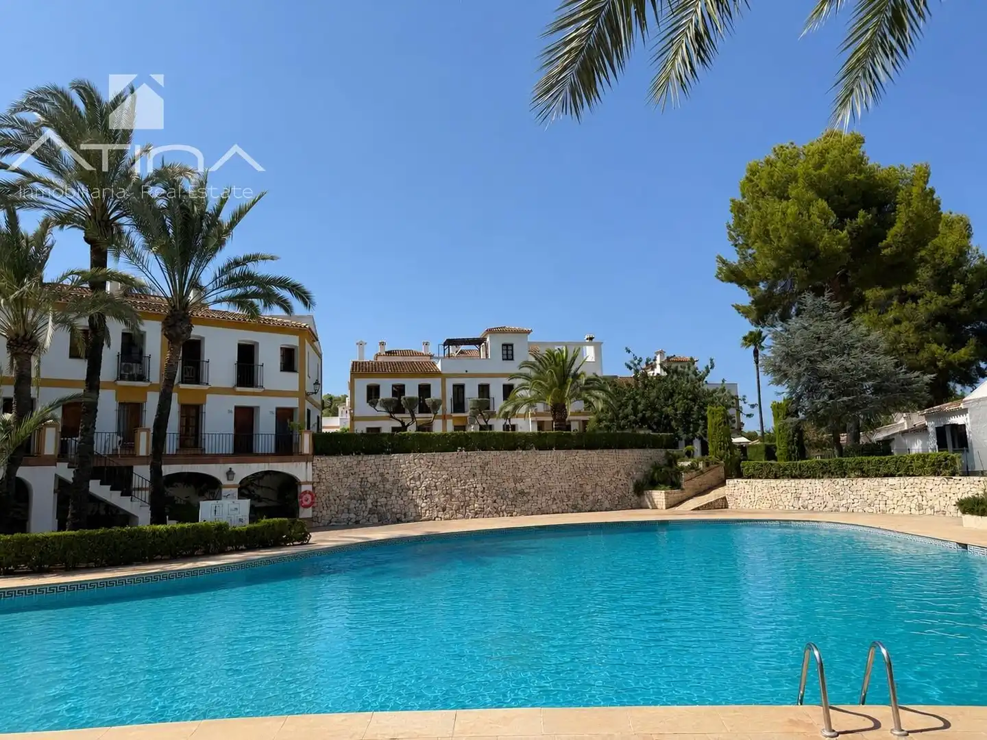 Vista exterior de Casa o xalet en venda en Gata de Gorgos amb Aire condicionat, Calefacció i Jardí privat