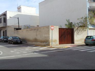 Terreno residencial en venta en Calle Valencia 42