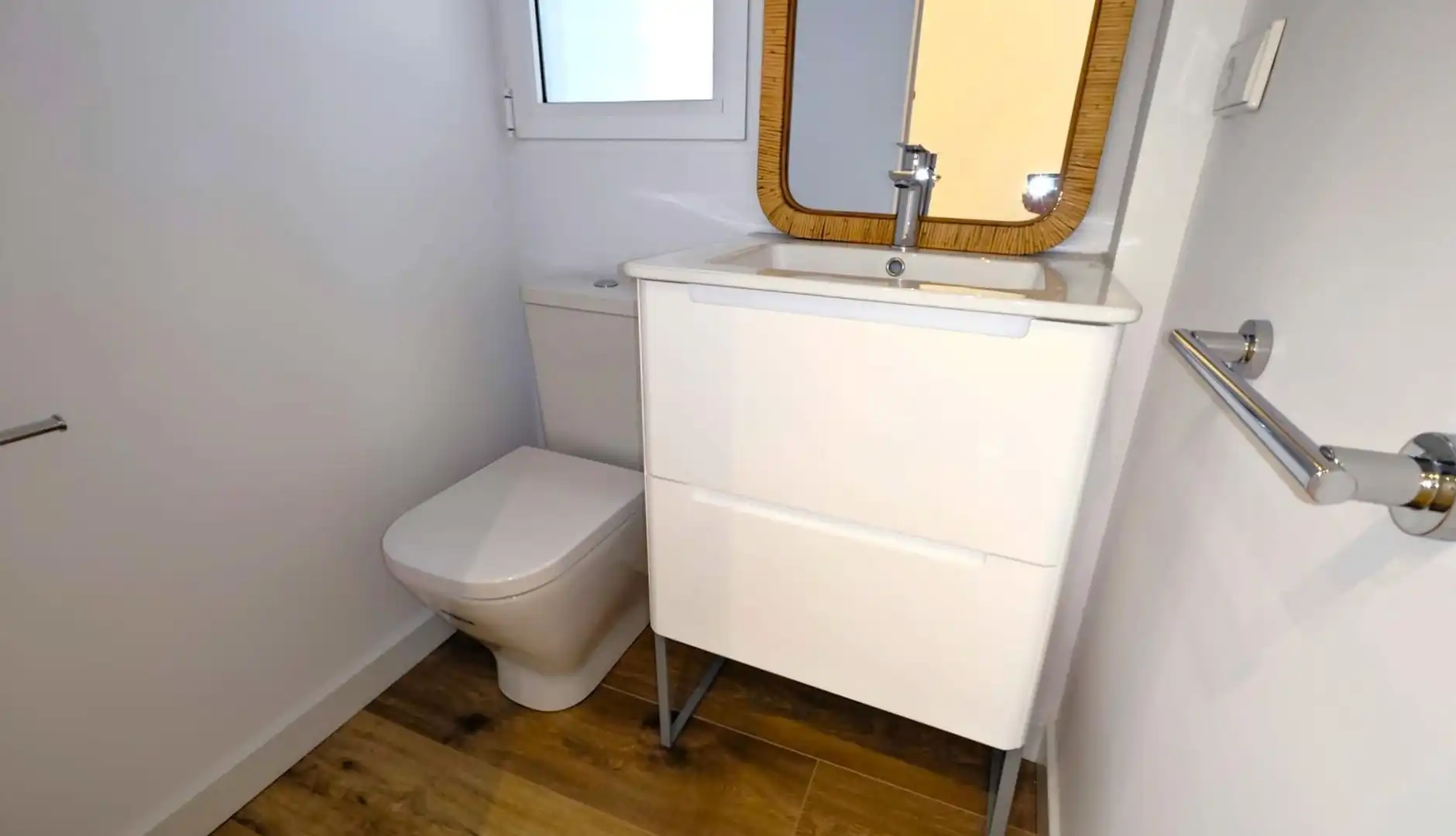Bathroom of Flat for rent in Alicante / Alacant  with Air Conditioner, Heating and Parquet flooring