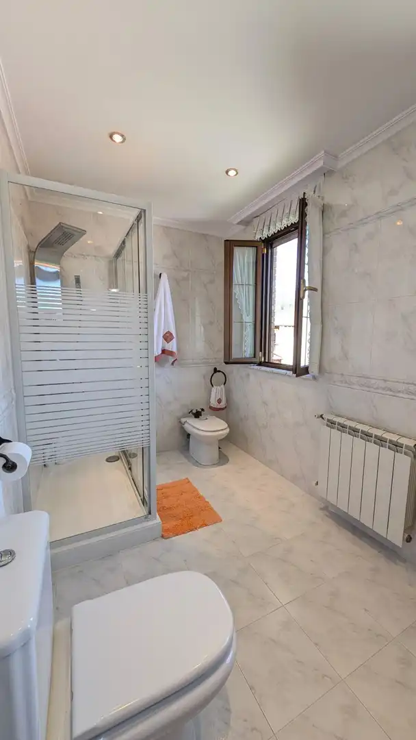 Bathroom of Houses for sale in Los Corrales de Buelna   with Heating, Private garden and Terrace