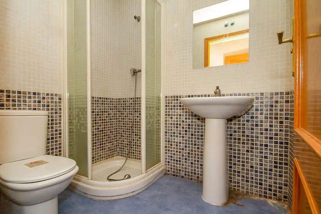 Bany de Pis en venda en Ciempozuelos amb Calefacció, Parquet i Piscina