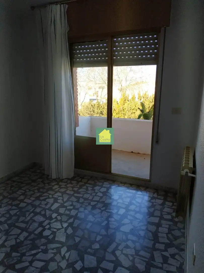 Dormitori de Casa adosada en venda en Madrigueras amb Aire condicionat, Calefacció i Terrassa