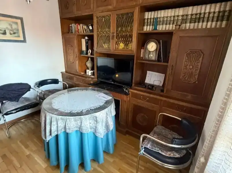 Sala d'estar de Pis en venda en León Capital  amb Parquet i Moblat