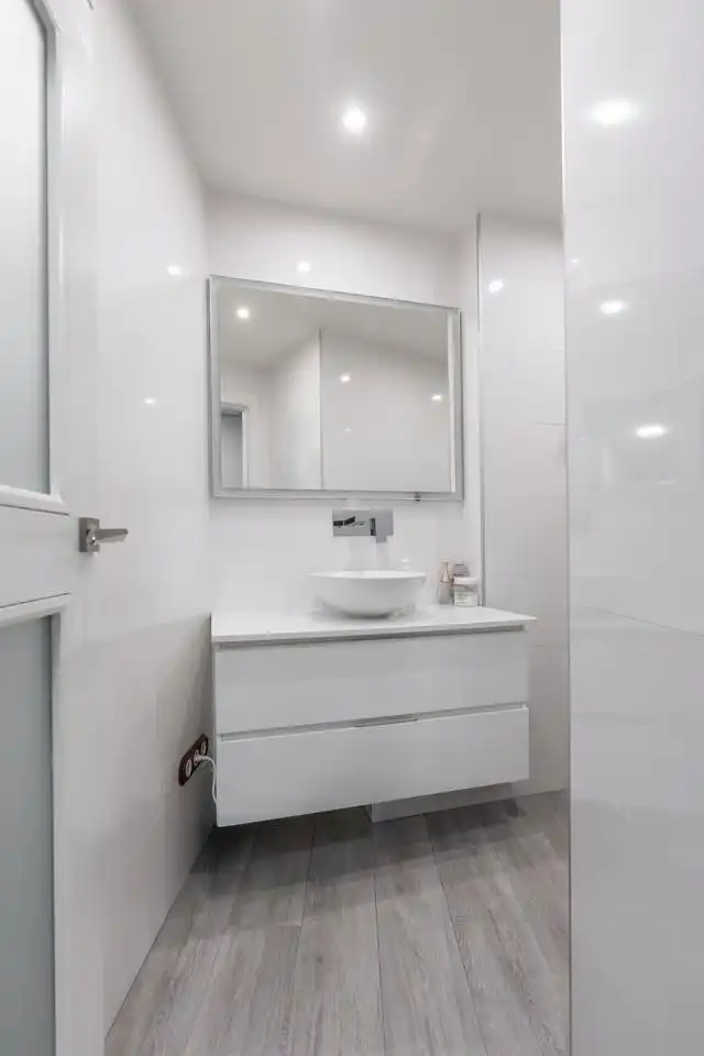 Bathroom of Flat for rent in Madrid  with Air Conditioner, Terrace and Furnished