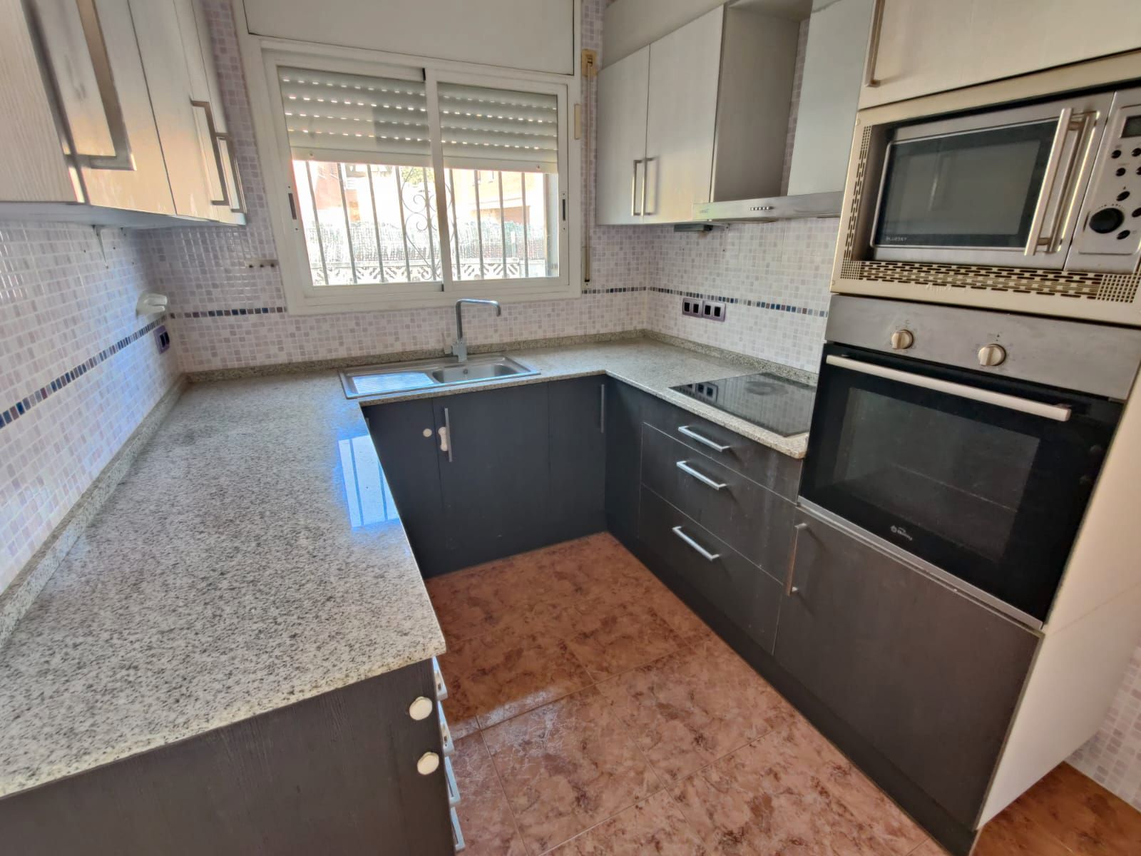 Cuina de Casa o xalet en venda en El Vendrell amb Calefacció, Jardí privat i Terrassa
