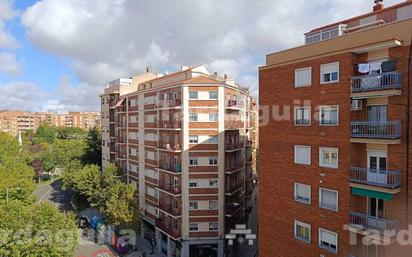 Vista exterior de Pis en venda en Salamanca Capital amb Balcó