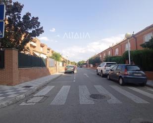 Vista exterior de Casa o xalet de lloguer en Cuenca Capital amb Calefacció, Jardí privat i Parquet