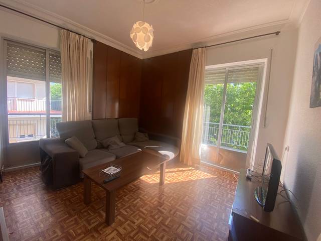 Piso en Alquiler en Avenida de Filiberto Villalobos en San Bernardo