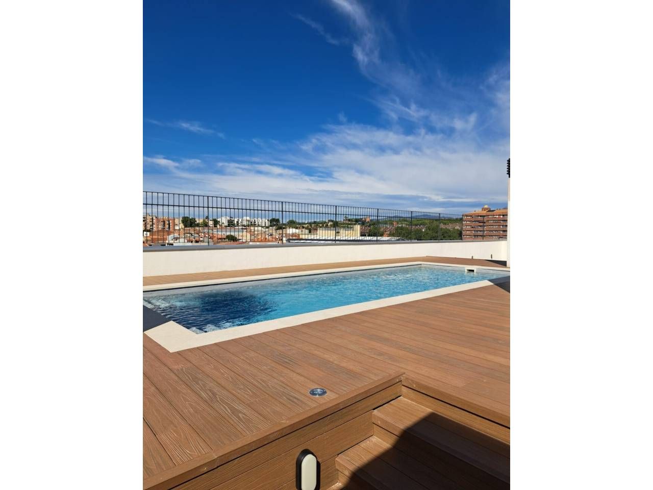 Piscina de Piso de alquiler en Sabadell con Aire acondicionado, Calefacción y Parquet