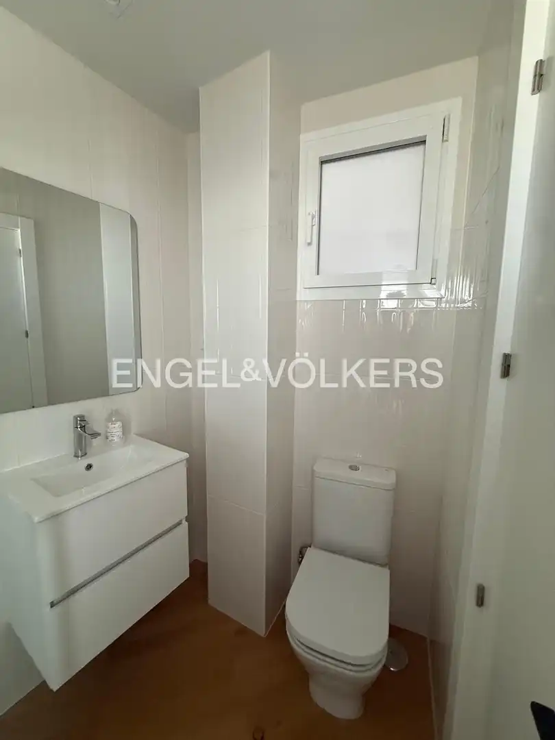 Bathroom of Flat for sale in Madrid  with Air Conditioner, Heating and Terrace