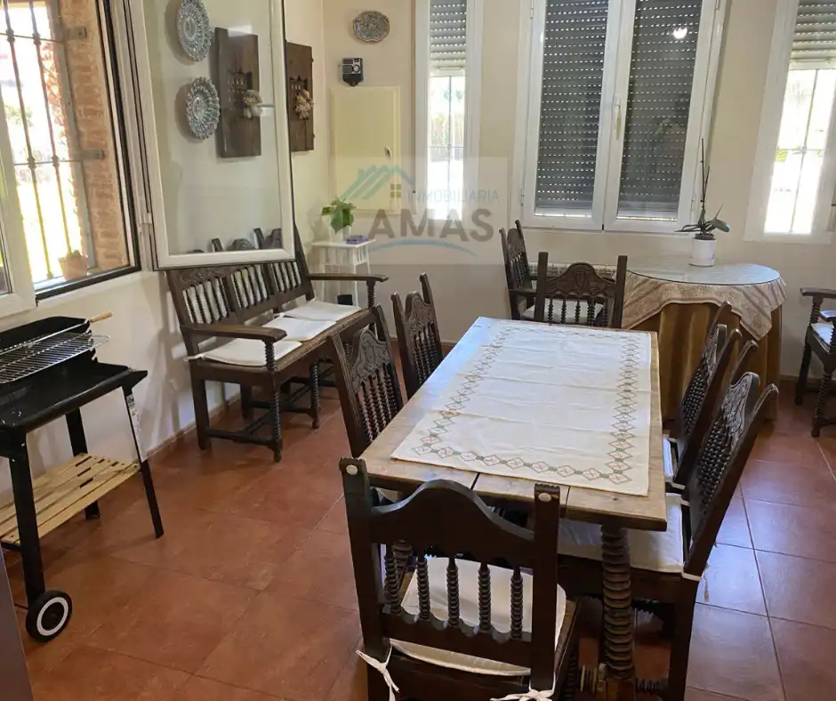 Menjador de Finca rústica en venda en Navalmoral de la Mata amb Aire condicionat, Calefacció i Jardí privat