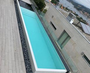 Piscina de Casa o xalet en venda en Cangas  amb Aire condicionat, Terrassa i Piscina