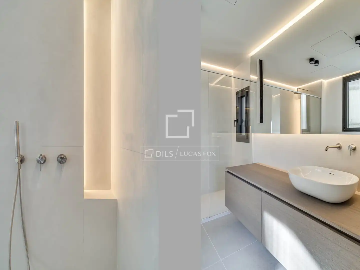 Baño de Piso en venta en Barcelona con Aire acondicionado, Calefacción y Terraza