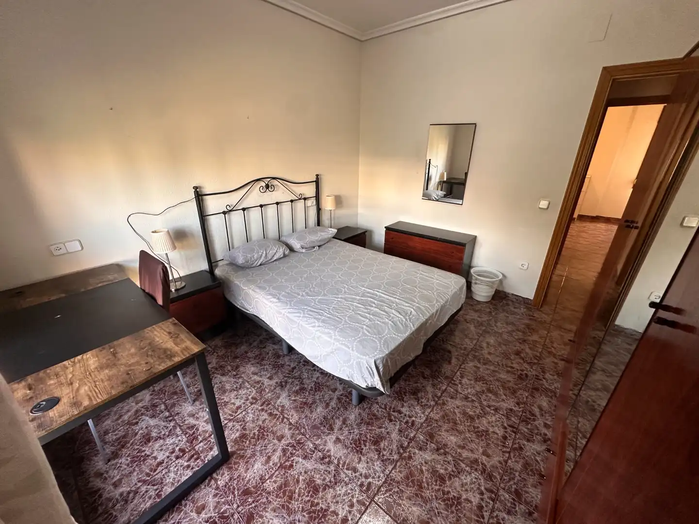 Schlafzimmer von Wohnungen zur Miete in Cuenca mit Heizung, Möbliert und Waschmaschine