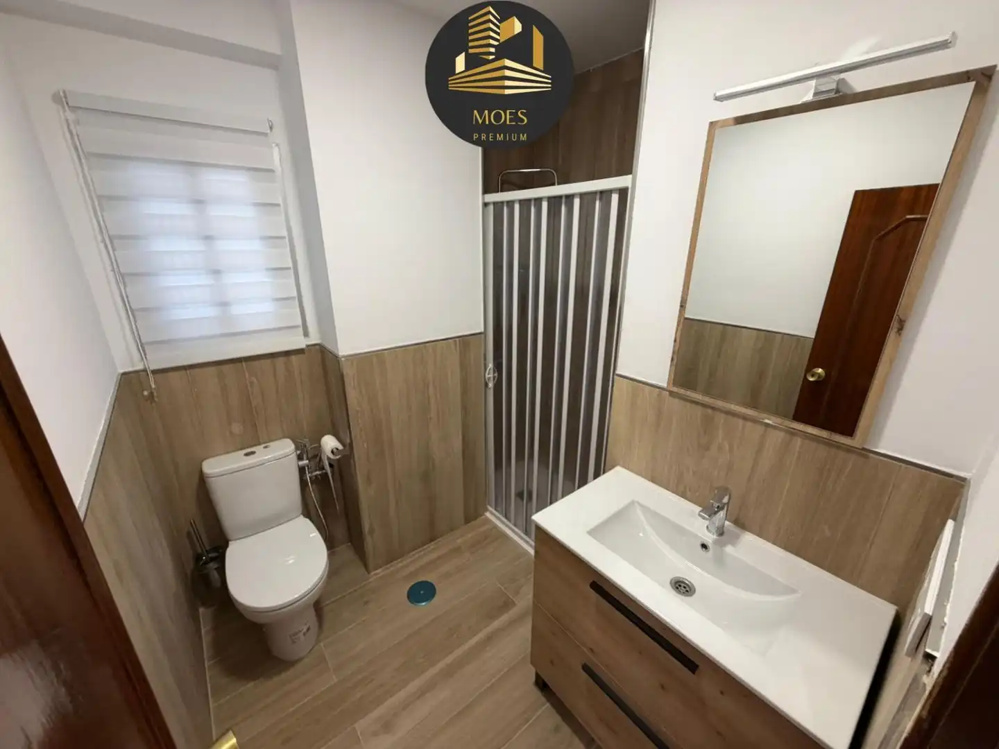 Bathroom of Flat for rent in Jaén