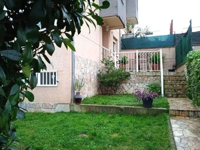 Adossat en venda a Lomas De San Roque 18