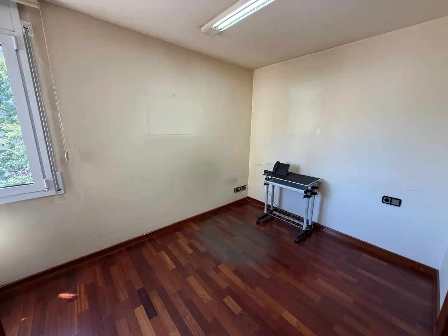 Office for rent in Girona  with Air Conditioner and Heating
