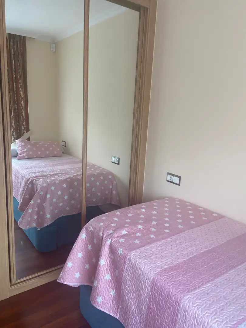 Habitación de Apartamento de alquiler en Lalín