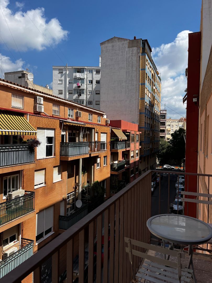 Vista exterior de Piso en venta en Castellón de la Plana / Castelló de la Plana con Amueblado y Balcón