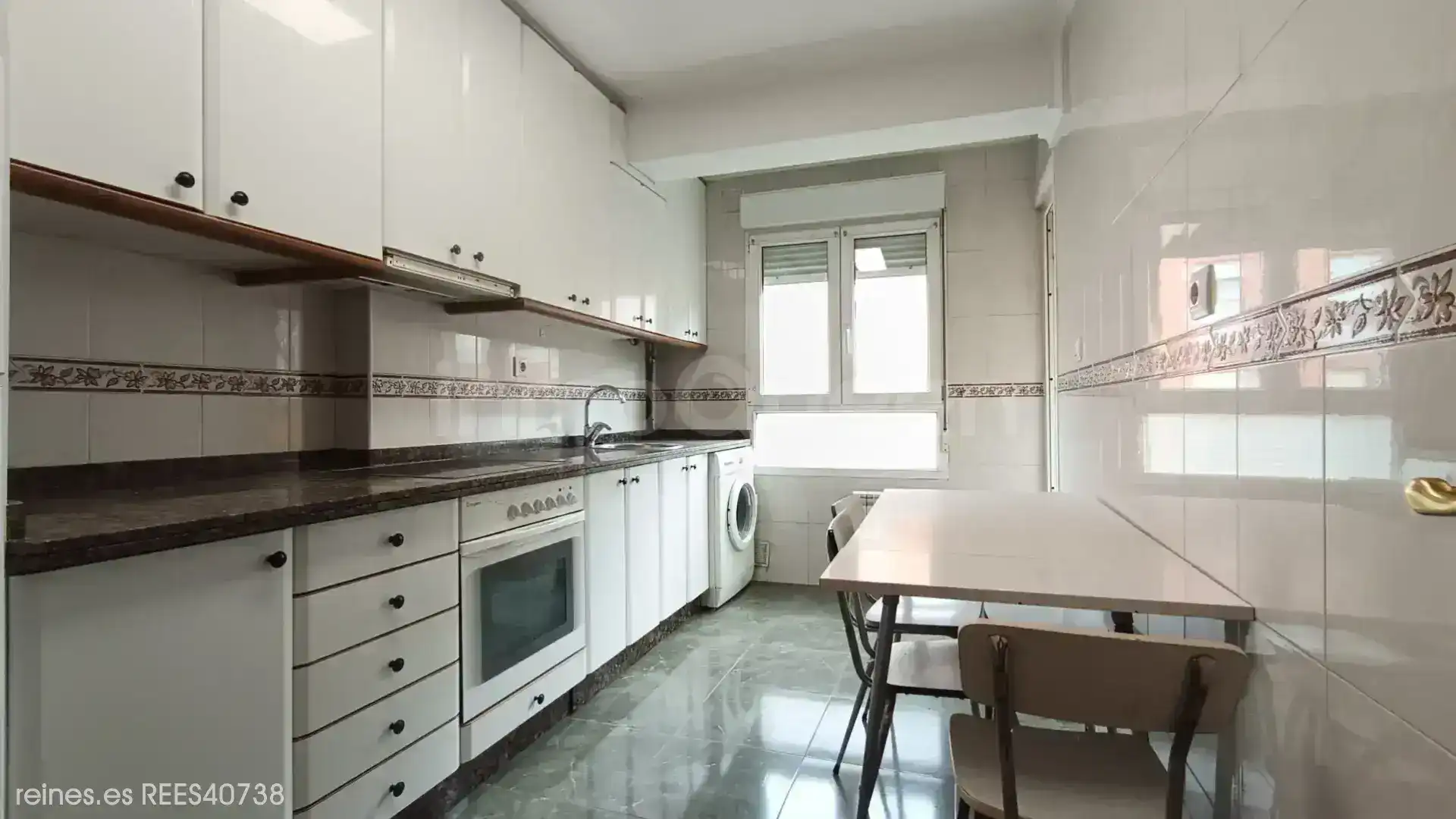 Cocina de Piso de alquiler en Siero con Calefacción, Terraza y Amueblado