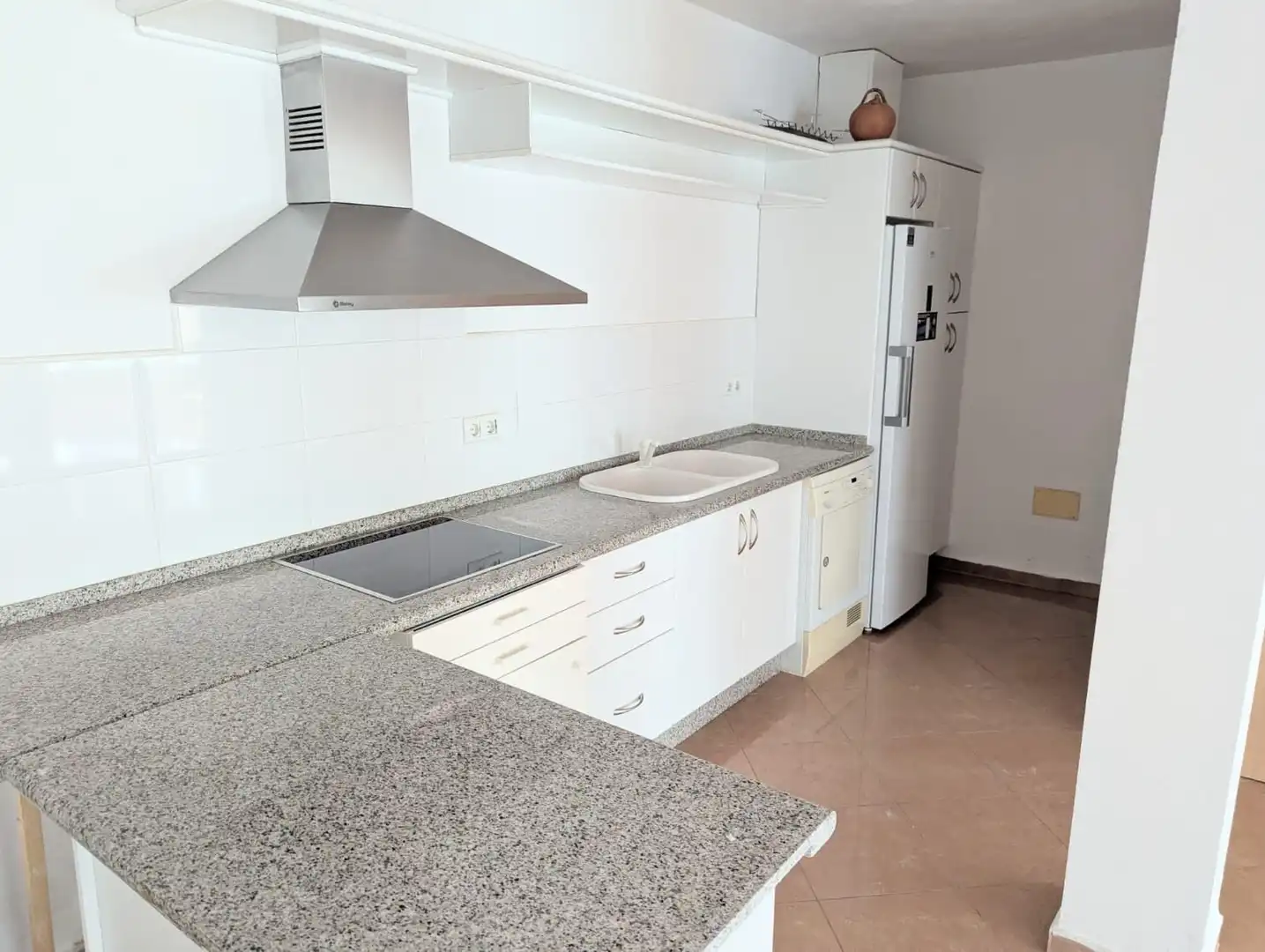Cuina de Casa o xalet en venda en Guaro amb Calefacció, Terrassa i Traster