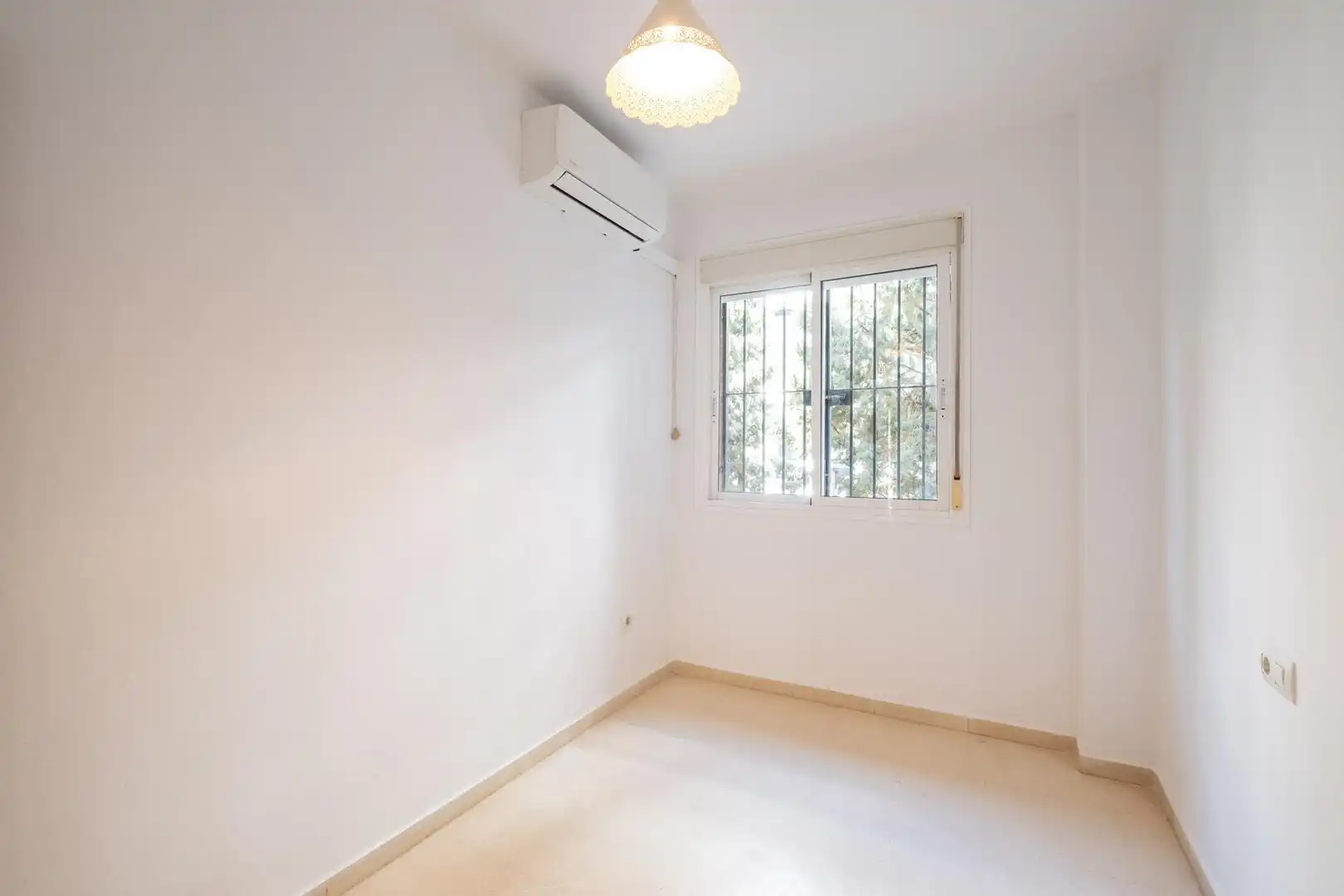 Bedroom of Duplexes for sale in Sevilla  with Air Conditioner and Community pool