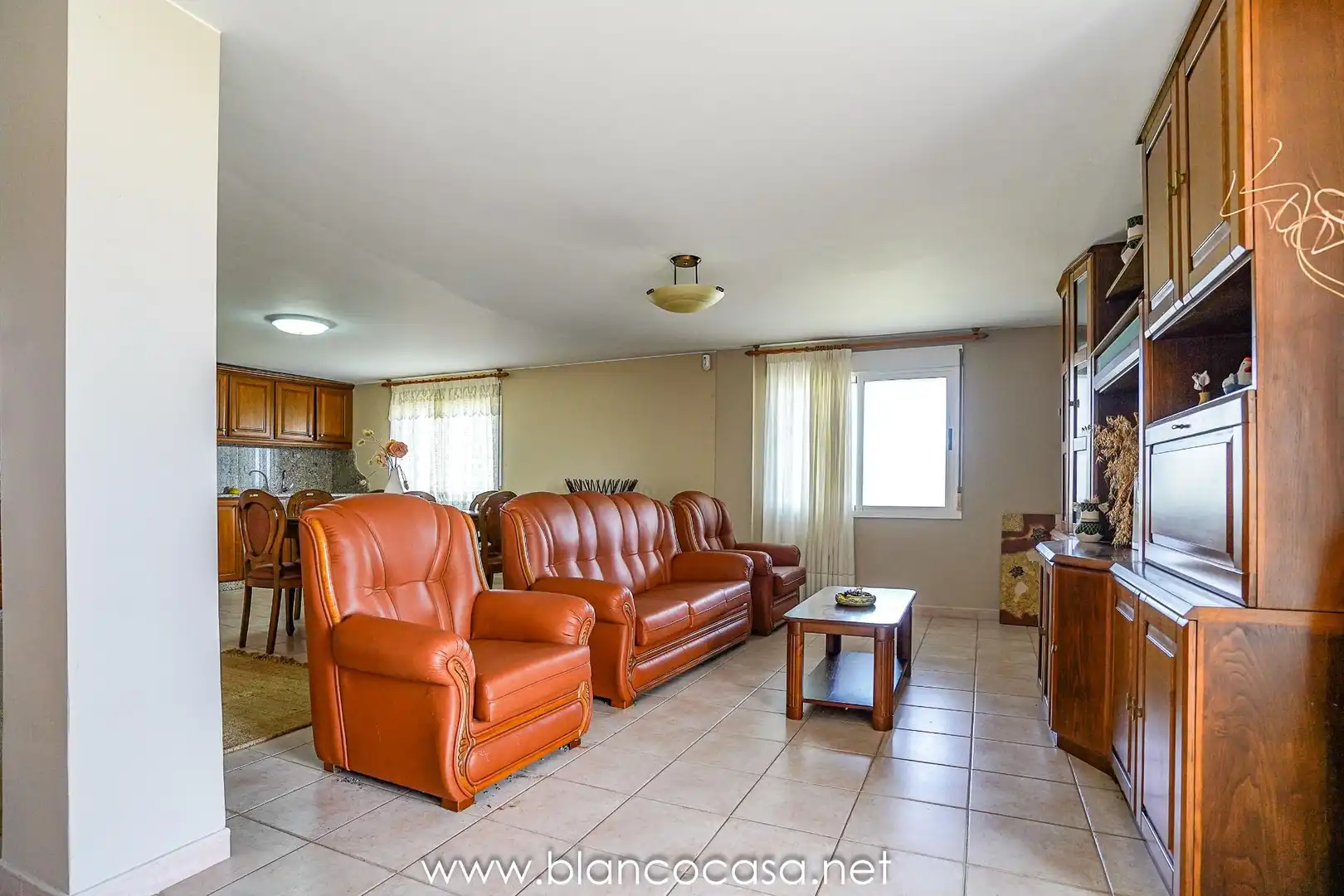 Sala d'estar de Casa o xalet en venda en Malpica de Bergantiños amb Jardí privat, Terrassa i Traster