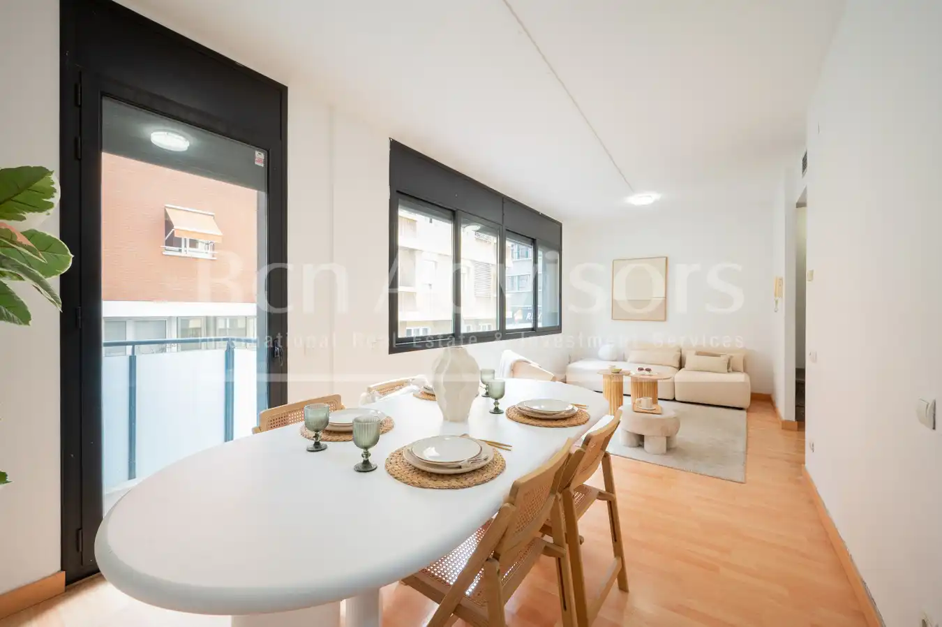Sala d'estar de Casa o xalet en venda en Barcelona amb Aire condicionat, Parquet i Terrassa