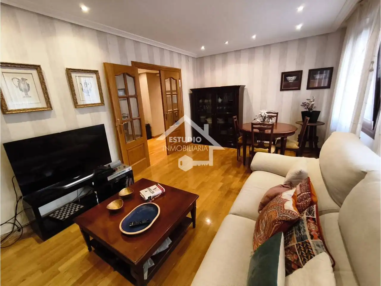 Piso con terraza en venta en Calle Belchite, imagen 29