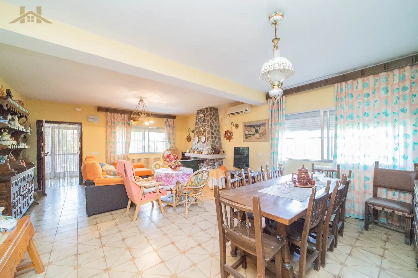 Living room of Houses for sale in Santa Cruz del Retamar  with Air Conditioner, Heating and Private garden
